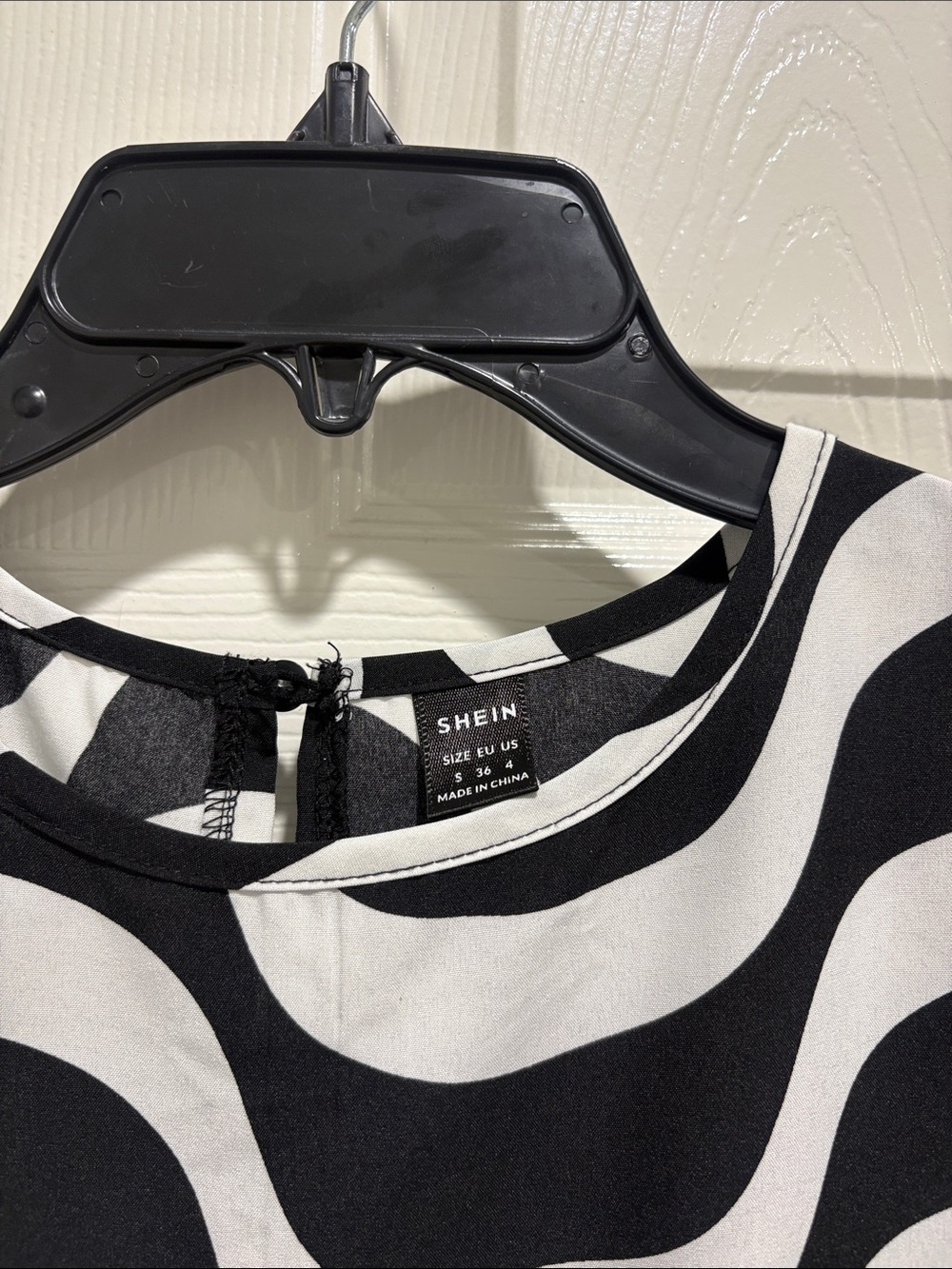 SHEIN Black & White Wave Tiered Maxi Dress - Picture 2 of 4